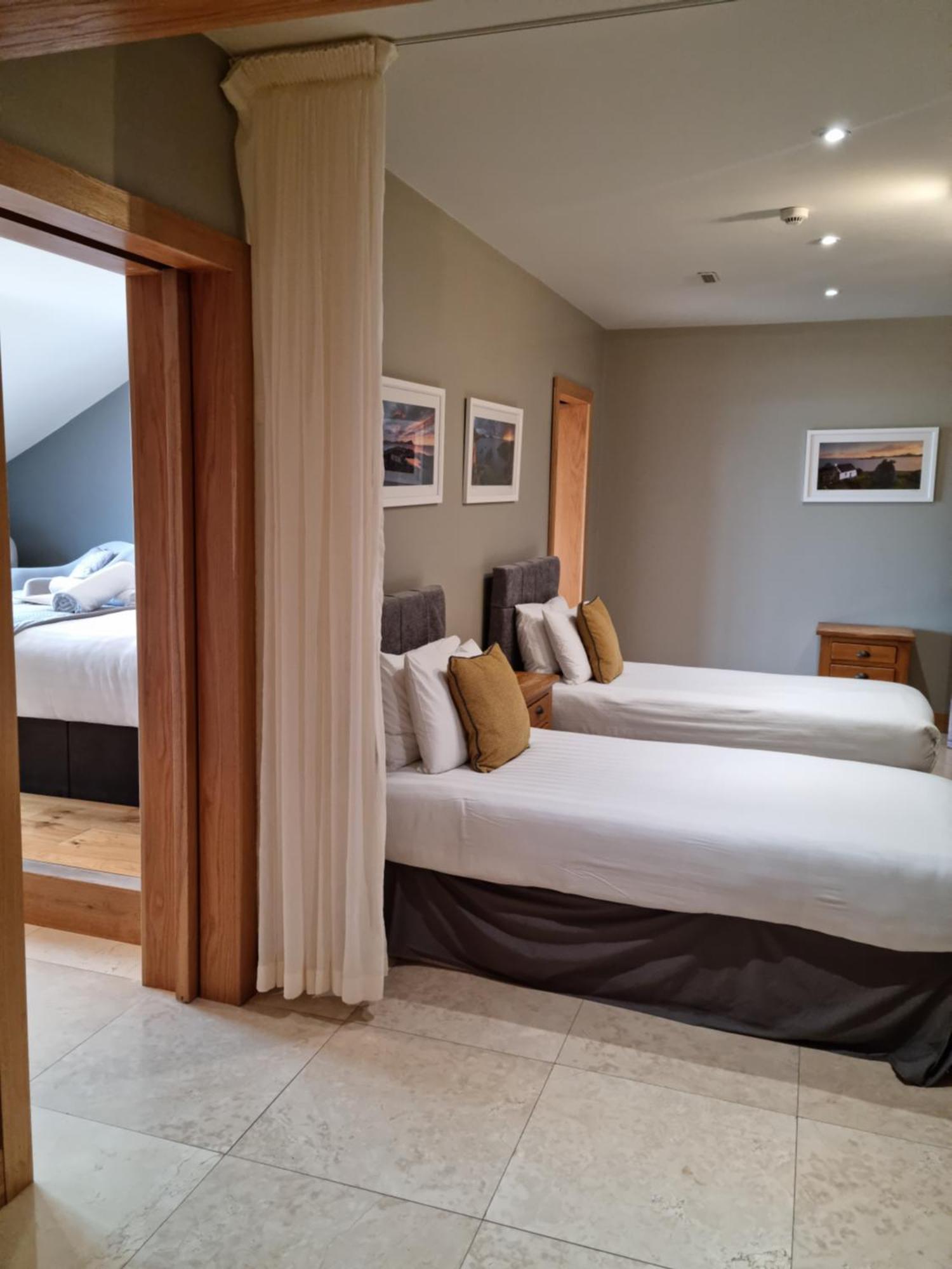 Fab View (Adults Only) Hotel Dingle Værelse billede